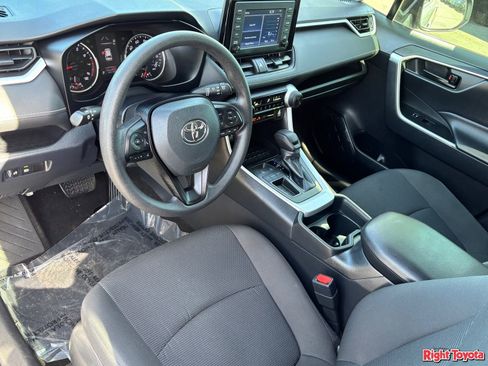 Certified 2019 Toyota RAV4 LE w/ Carpet Mat Package FWD image 19