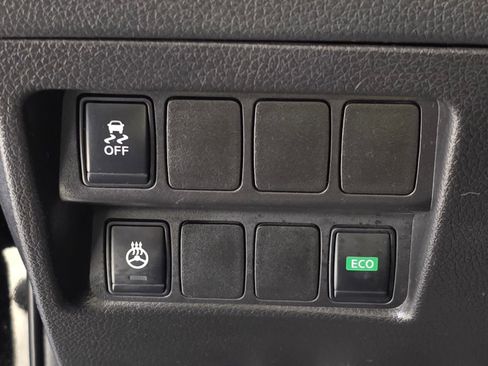 Used 2018 Nissan Rogue Sport SV w/ SV Technology Package FWD image 33