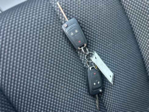 Used 2017 GMC Terrain SLE FWD image 33