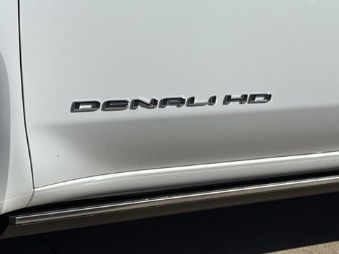 Used 2022 GMC Sierra 3500 Denali image 16