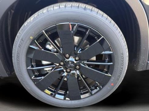 New 2026 Mitsubishi Outlander FWD image 31