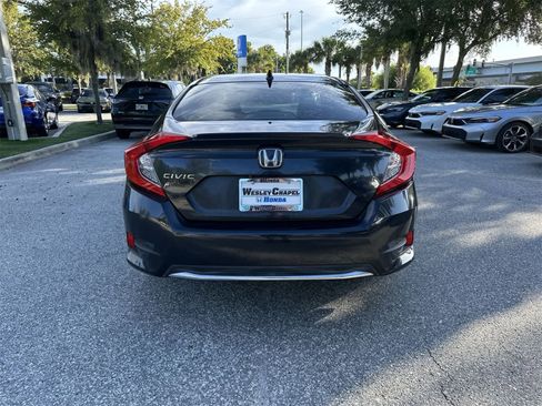 Used 2019 Honda Civic EX image 5