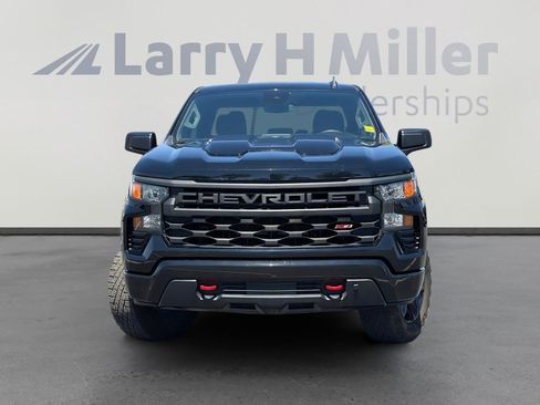 Used 2025 Chevrolet Silverado 1500 Custom Trail Boss AWD/4WD image 4
