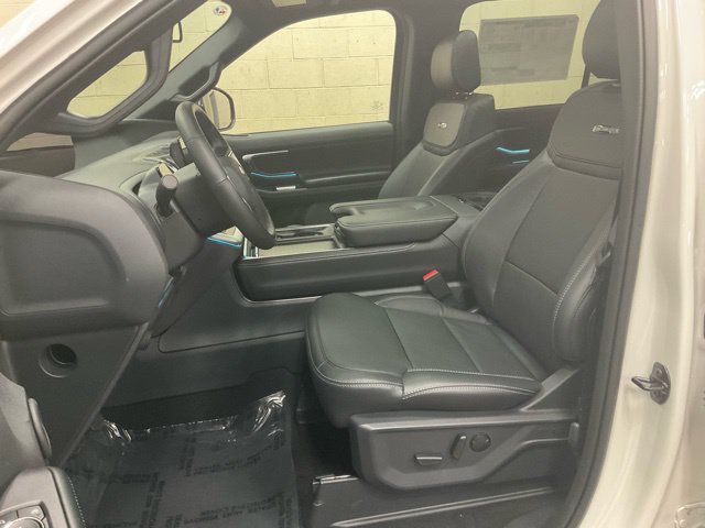 Used 2025 Ford Expedition Max Platinum w/ Stealth Performance Package AWD/4WD image 8