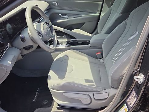 Certified 2023 Hyundai Elantra SEL w/ Convenience Package FWD image 11