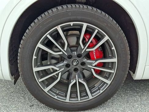 Certified 2024 Maserati Grecale Modena AWD/4WD image 14