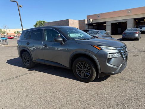Certified 2024 Nissan Rogue S FWD image 3