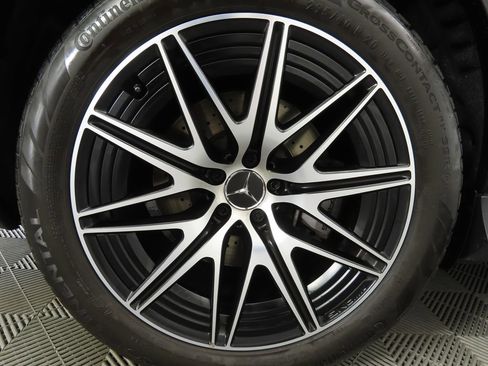 Used 2024 Mercedes-Benz GLC 43 AMG 4MATIC image 32