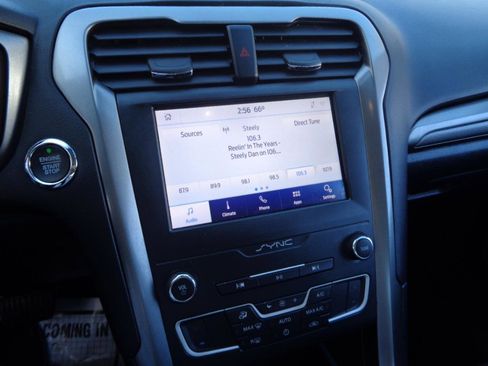 Used 2020 Ford Fusion SE FWD image 34