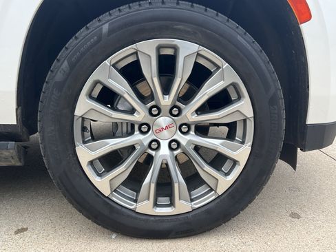Used 2023 GMC Yukon Denali RWD image 11