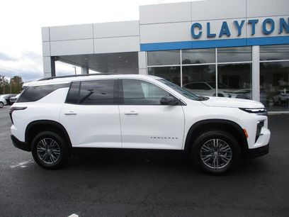 Certified 2025 Chevrolet Traverse LT