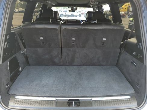 Certified 2022 Jeep Grand Wagoneer Series III w/ HD Trailer Tow Package AWD/4WD image 28