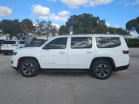 Used 2023 Jeep Wagoneer Series III w/ Preferred Equipment Group image 9