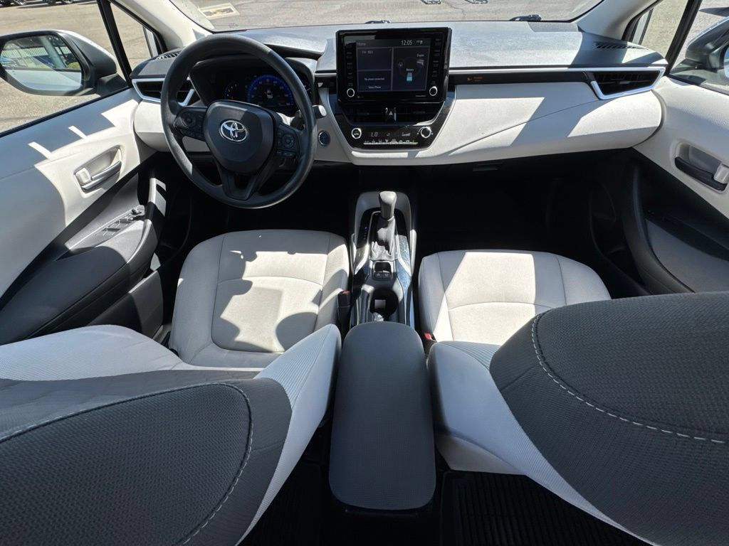 Used 2022 Toyota Corolla LE FWD image 22