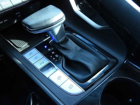 Used 2024 Hyundai Elantra Limited image 31