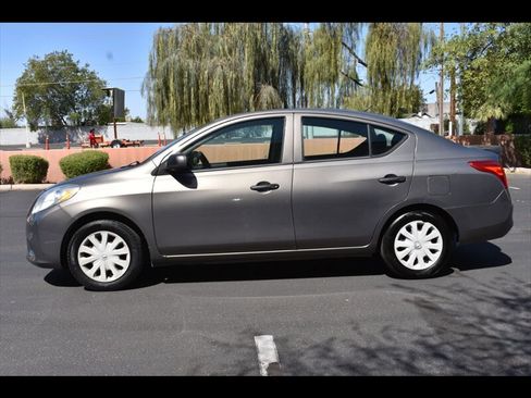 Used 2014 Nissan Versa S Plus FWD image 4