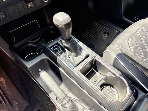 Used 2022 Toyota Tacoma SR AWD/4WD image 27