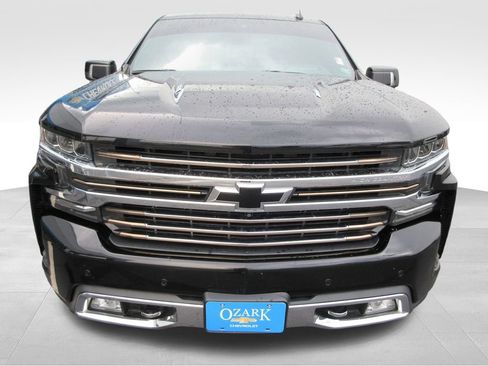 Used 2019 Chevrolet Silverado 1500 High Country w/ Technology Package AWD/4WD image 8
