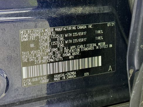 Certified 2021 Toyota RAV4 XLE AWD/4WD image 31