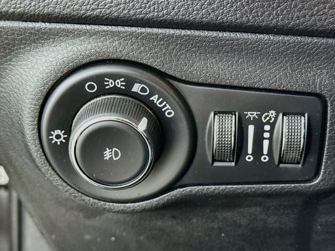 Used 2019 Jeep Compass Limited AWD/4WD image 14