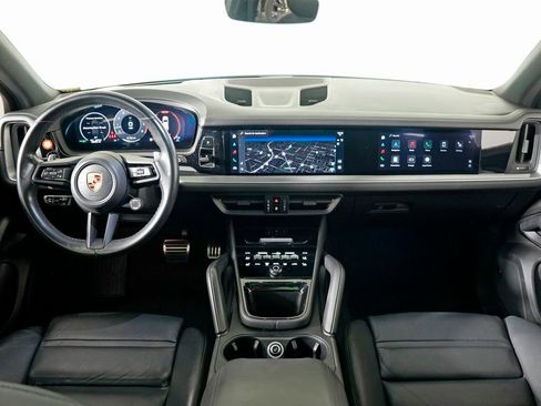 Certified 2024 Porsche Cayenne S w/ Premium Package Plus image 21