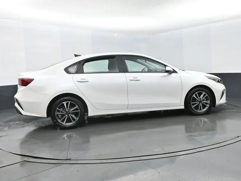 Used 2024 Kia Forte LXS image 4