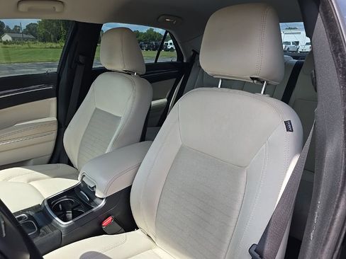 Used 2018 Chrysler 300 Touring w/ Sport Appearance Package image 17