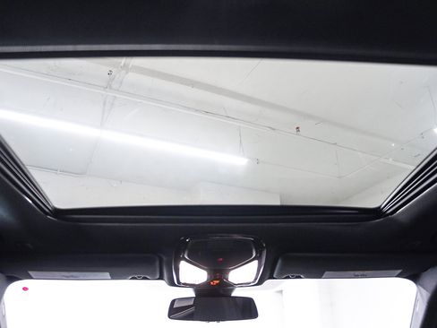 Used 2025 BMW 330i Sedan w/ Convenience Package RWD image 18