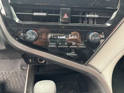 Used 2022 Toyota Camry LE image 16