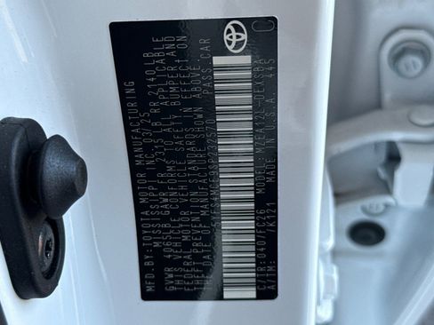 Certified 2025 Toyota Corolla SE image 34