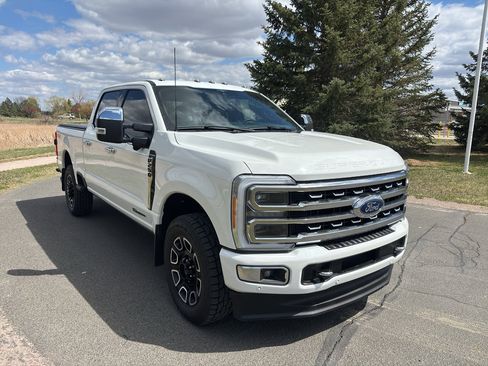 Used 2023 Ford F250 Platinum AWD/4WD image 3