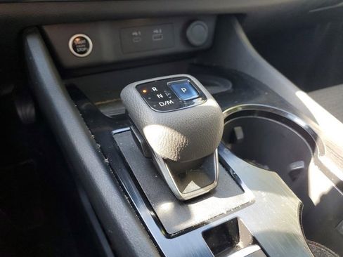 Used 2021 Nissan Rogue S image 31