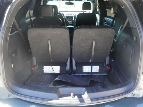 Used 2016 Ford Explorer XLT w/ Equipment Group 202A AWD/4WD image 14