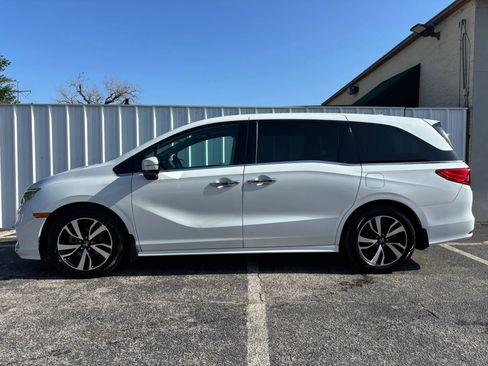 Used 2020 Honda Odyssey Elite image 2