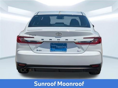 Used 2025 Toyota Camry SE w/ Convenience Package FWD image 5