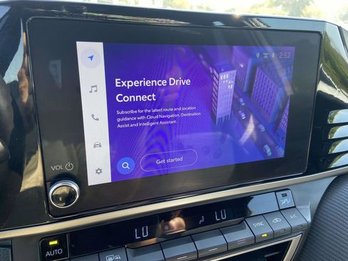 Used 2025 Toyota Camry SE image 26