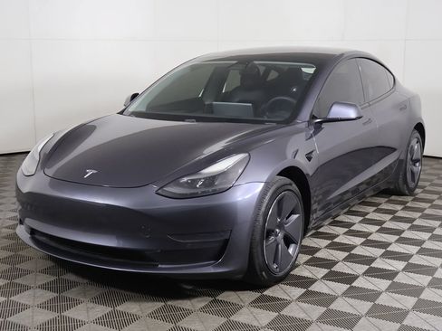 Used 2021 Tesla Model 3 Standard Range Plus RWD image 9