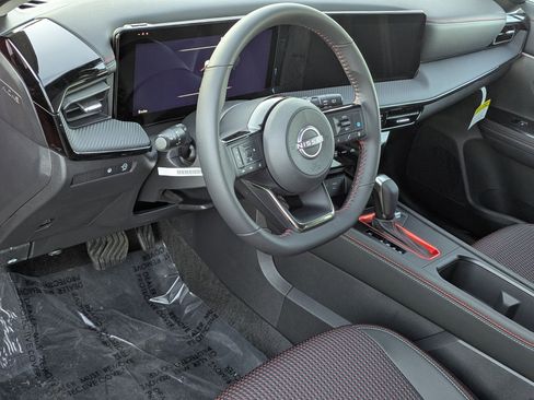 New 2026 Nissan Kicks SR image 2