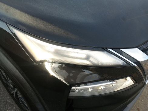 Used 2021 Nissan Rogue SV image 28