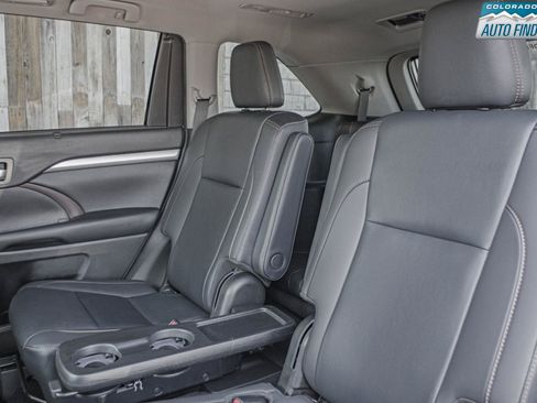 Used 2019 Toyota Highlander XLE AWD/4WD image 23
