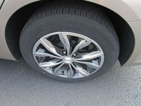 Used 2024 Chevrolet Malibu LT image 9