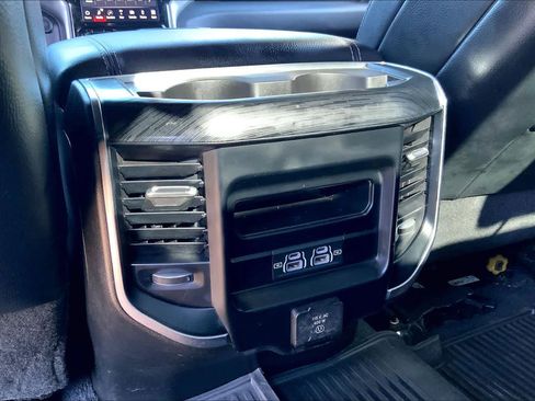 Used 2024 RAM 3500 Laramie w/ Night Edition image 32