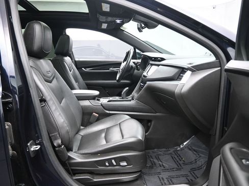 Used 2021 Cadillac XT5 Premium Luxury image 32