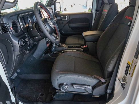 Used 2024 Jeep Gladiator Rubicon w/ Convenience Group image 11