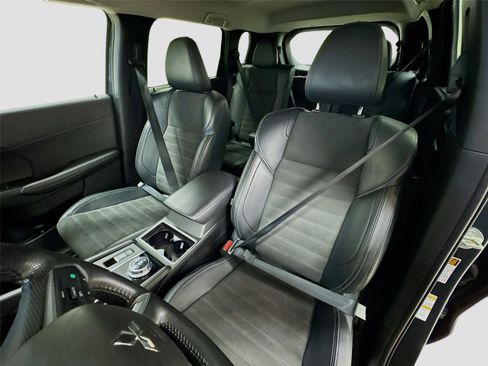 Used 2024 Mitsubishi Outlander SE Black Edition AWD/4WD image 21