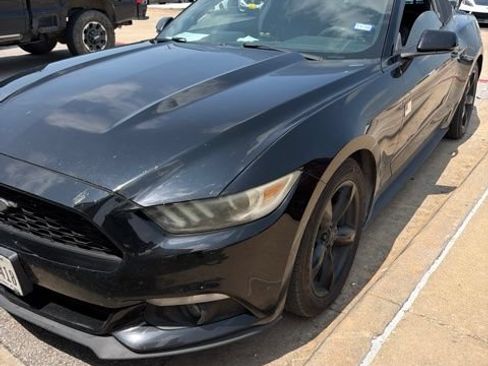 Used 2016 Ford Mustang Coupe RWD image 2
