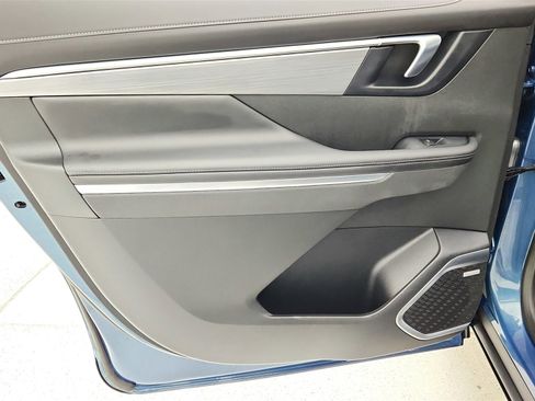 Used 2025 Buick Enclave Preferred image 29