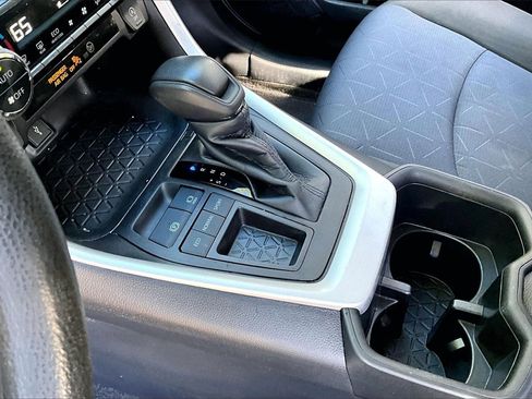 Used 2022 Toyota RAV4 XLE image 15