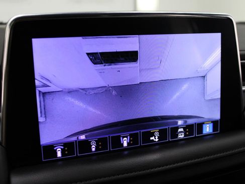 Used 2021 Chevrolet Suburban Z71 w/ Z71 Signature Package image 63