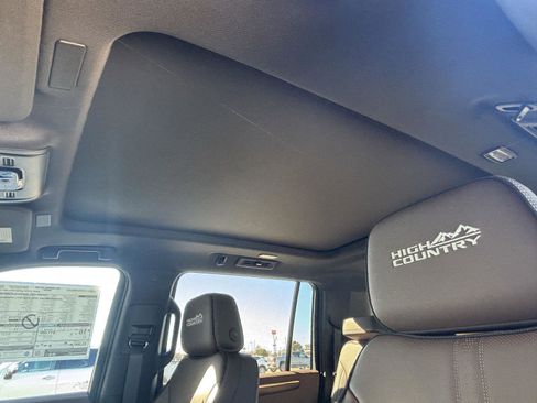 New 2026 Chevrolet Suburban High Country image 29